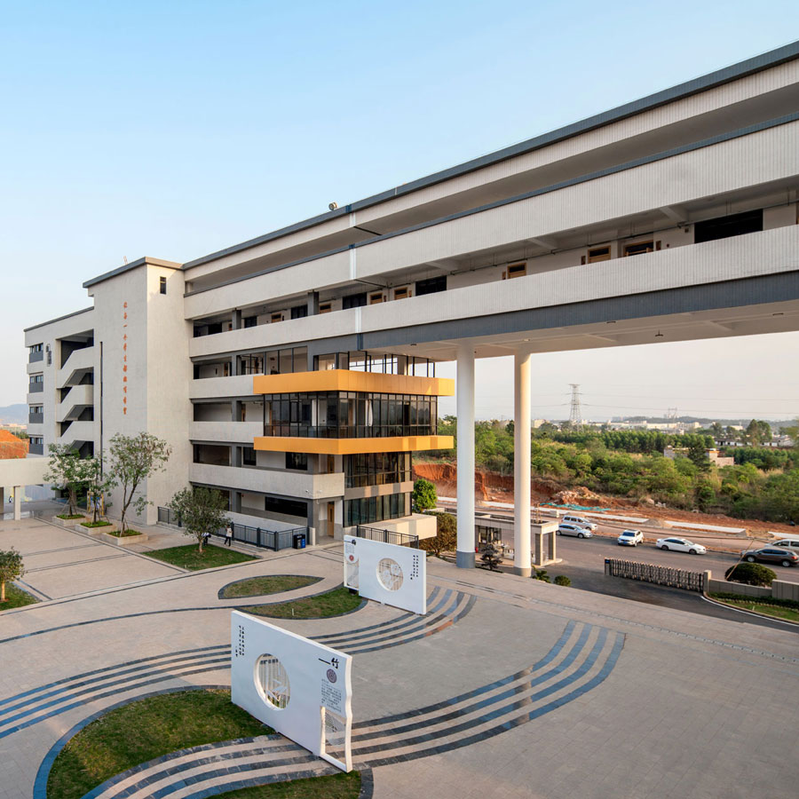 Heyuan huanggang middle school